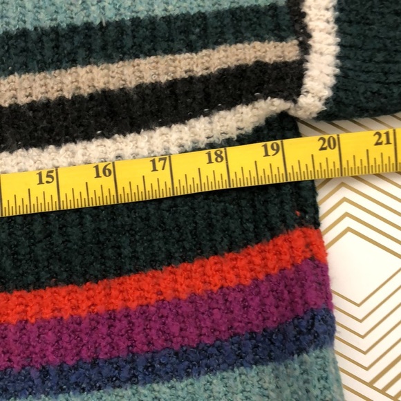 American Eagle sweater stripes - Picture 3 of 6